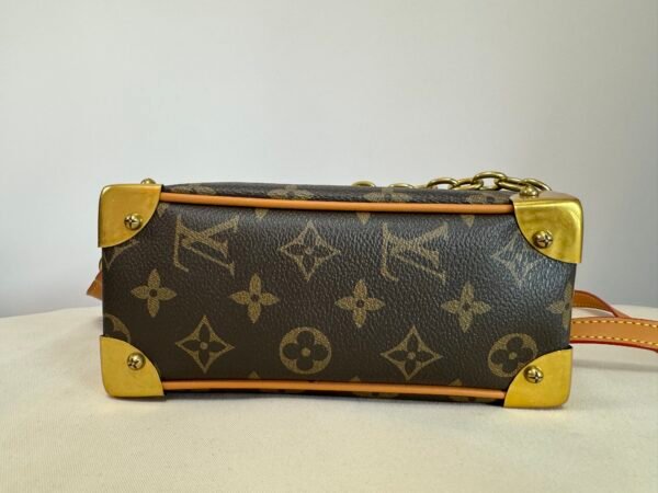 712da9cba3ac1c7e6020f331f3f80e56 10-LV Mini Soft Trunk Bag