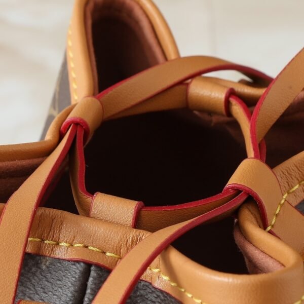 82d2e30568fb34b92f2548a4b58b855a09d300c2 82-Louis Vuitton Bucket bag