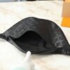75-Louis Vuitton Discovery Bumbag