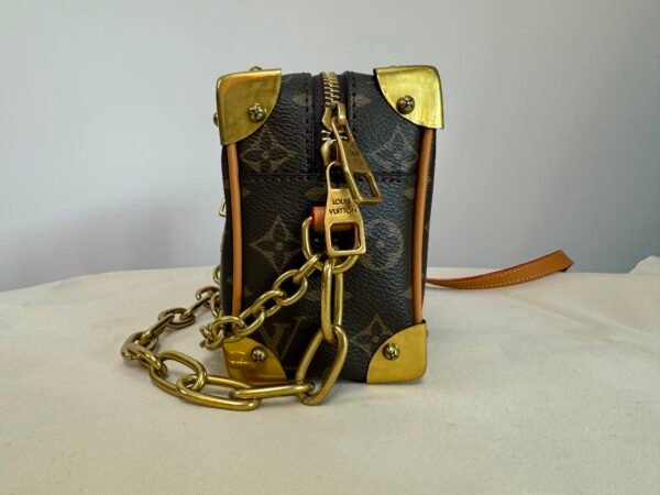 901b268b8a68e0b94e08cce0b1aa1eeb 10-LV Mini Soft Trunk Bag