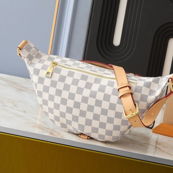 96adeb46e81b57e067d532ff4a8f4906ca7c5d4d 80-Louis Vuitton Bumbag