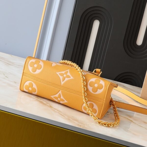 98636725fc9c9e20b1e33eede7c661e25f24c265 69-Louis Vuitton OnTheGo East West Tote Bag