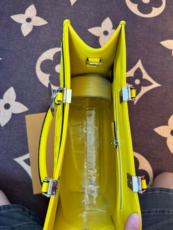 IMG_4928 13-FENDI Sunshine