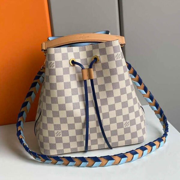 af3183679a632e8544195d72b443165d 70-Louis Vuitton NeONOe MM