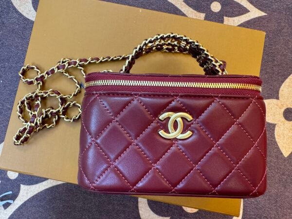 b1c97a6eec9ff7c317a0633ff164ada8 27-CC Chanel