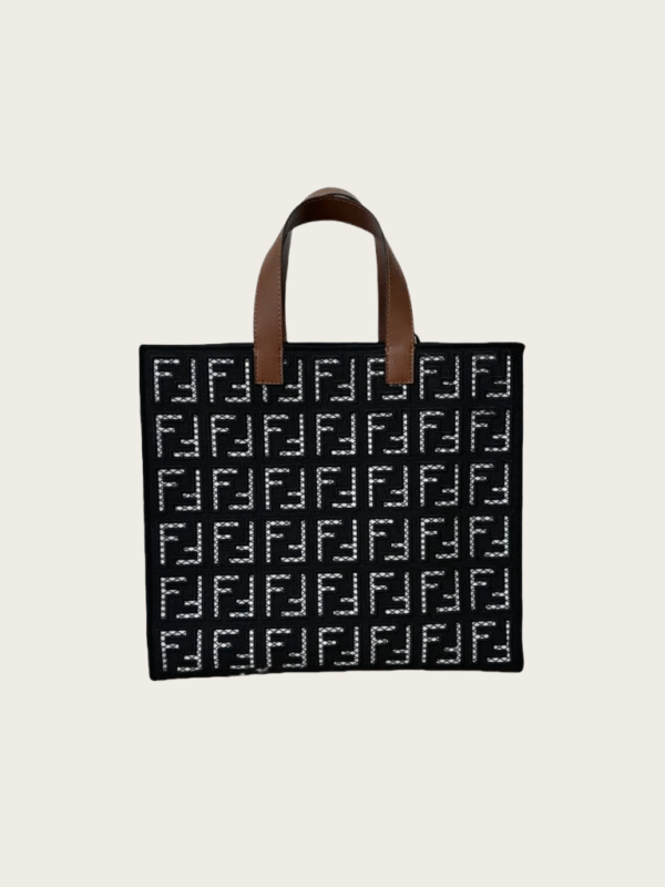 cd3513d12081c2bc1387966b73343a1c-768x1024_副本 23-FENDI Sunshine