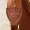 77-Louis Vuitton Circle Logo Chain Bag