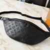 75-Louis Vuitton Discovery Bumbag