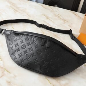75-Louis Vuitton Discovery Bumbag