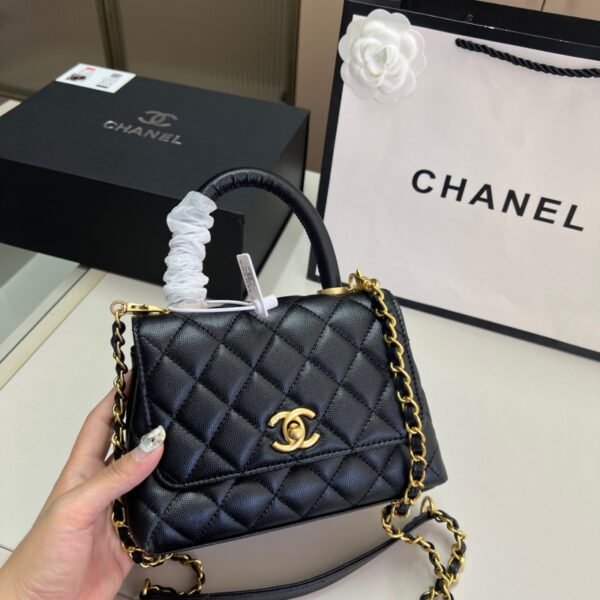 013188d19947611ef9cfc4501a7effed07e9c88f 44-CC Chanel Coco Handle Handbag