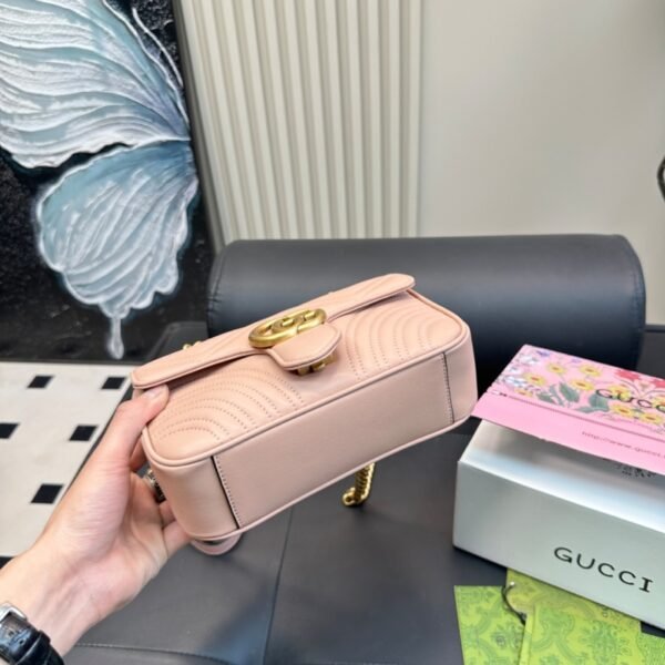 09412a57ce6abfd7412c7c30d104046d8df969df 110-Gucci Marmont Super Mini