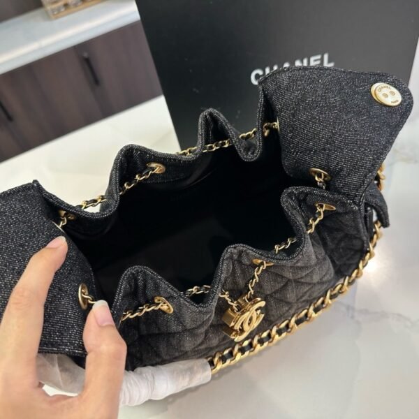 3073b567e4717b0f0300db458149c5f8d0f79bee 101-Chanel Canvas Denim Tote Bag