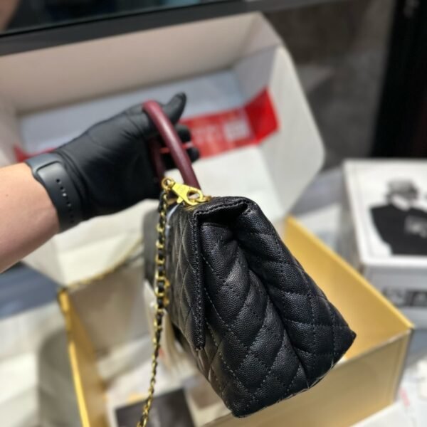 4c6bf4a1165b288b5ba94d6834f6918e574c12e3 44-CC Chanel Coco Handle Handbag