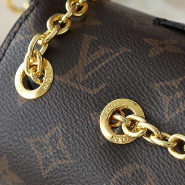 5900a4f50418b8f79401b4fac6eabc994757c435 94-LV Marceau Chain Bag