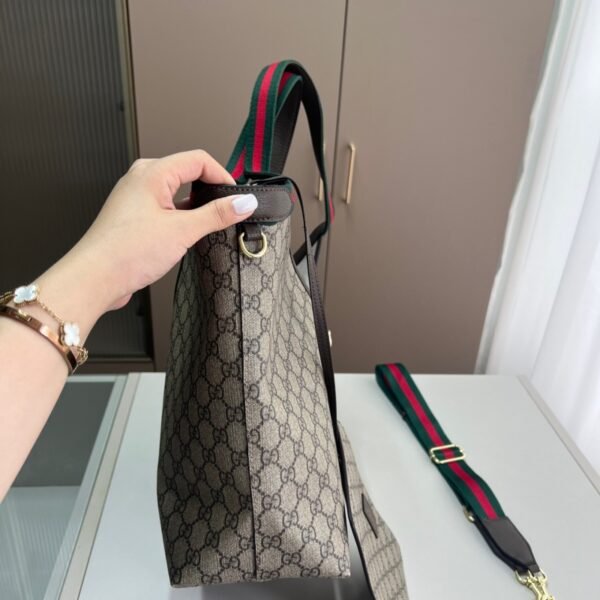 6912b2ad2df6fadb9652455086b9b424370172b2 109-Gucci Tote Bag1