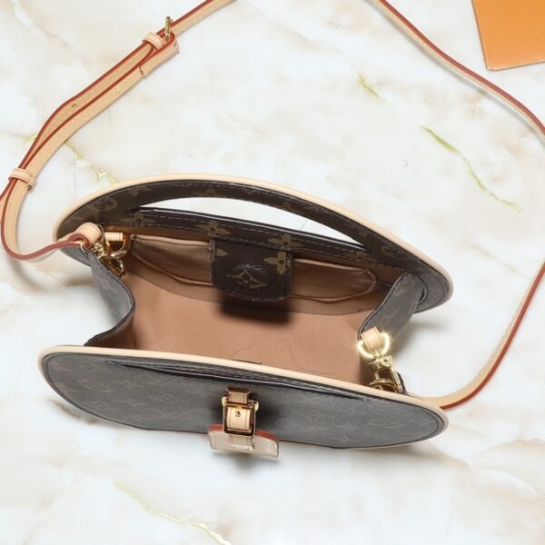 6c67f547c2bfc3fe02a916f3c383e7d834ad08f5 86-LV AROUND ME Crossbody Bag