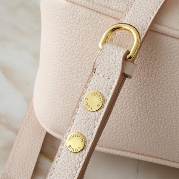713dffe65cd8fd59b778fee2d5a20a3c4816b4f4 93-LV KOREA PRE-LAUNCH Shoulder Bag