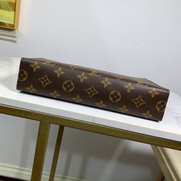 73f85315d4b0b525ff776549842229e5 41-LV Toiletry Pouch 26