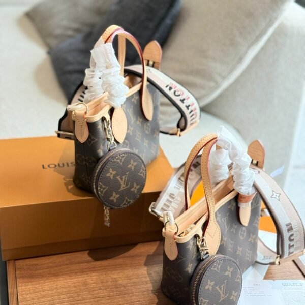 7e7a8e8c9cc93a8864cc37520b82ae118ba45752 95-LV Neverfull BB