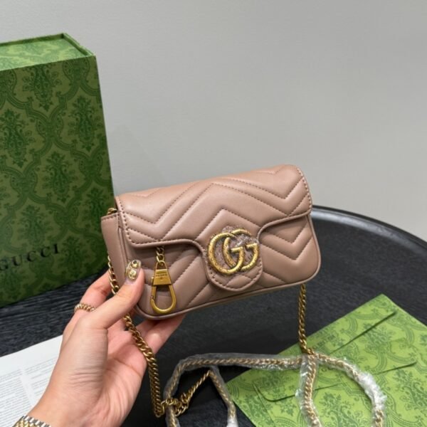 aa384f3c432b521eb3d14e6ded288a8cb49c96f6 110-Gucci Marmont Super Mini