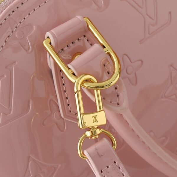 c4f17f79cf52dd9ff11eda9f2598ab884d2ddce8 84-LV Alma BB Handle Bag