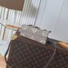 39-LV Onthego Tote BB